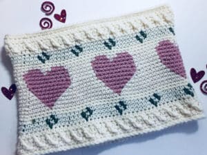 crochet cowl with hearts for valentines day