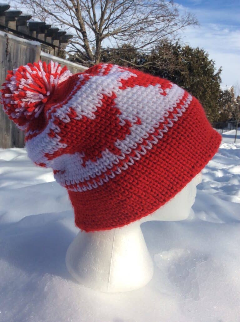 Maple Leaf Toque (hat!) – a free crochet pattern