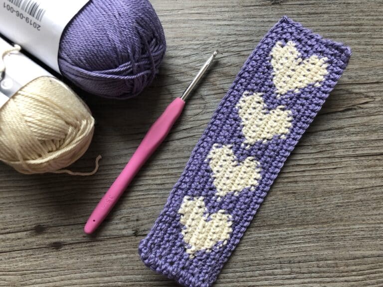Little Hearts Bookmark | Free Crochet Pattern