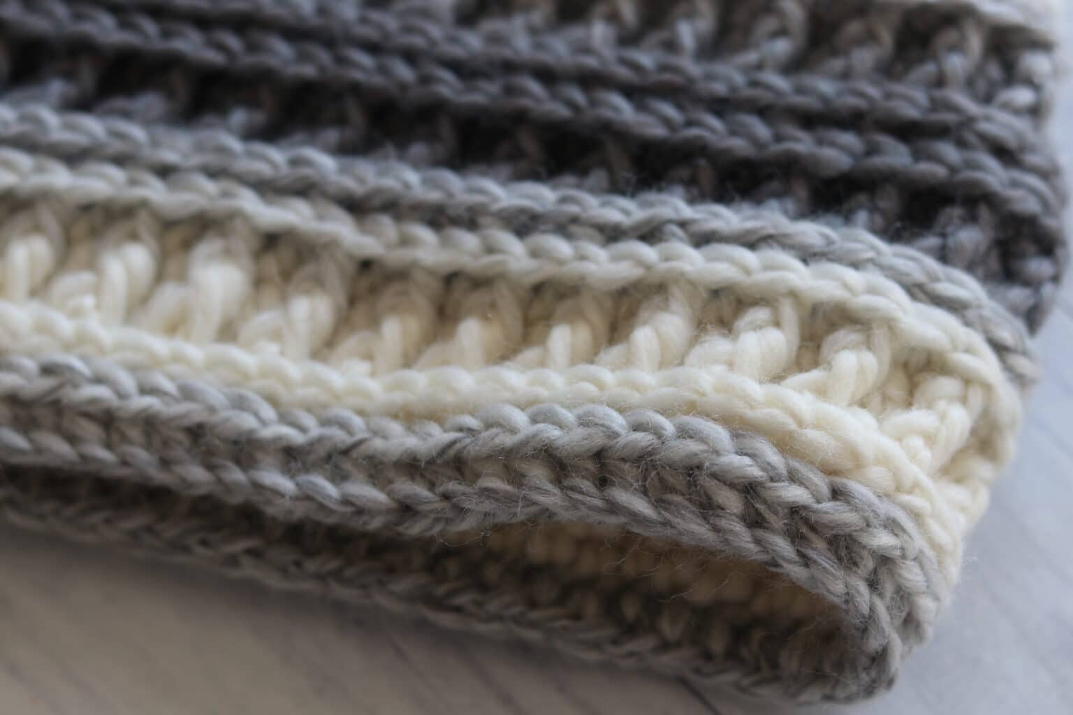 Misty Cowl Free Crochet Pattern | Rich Textures Crochet