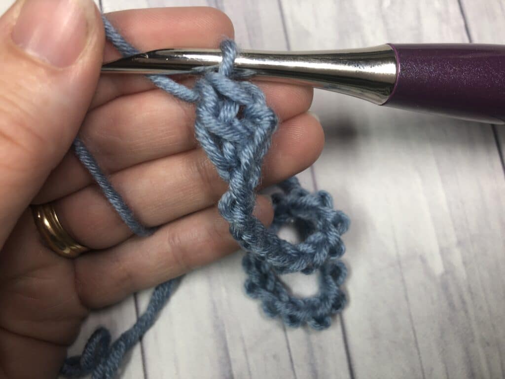 one linked double crochet stitch