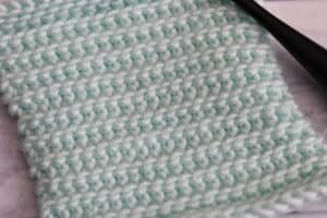 close up of easy crochet stitch