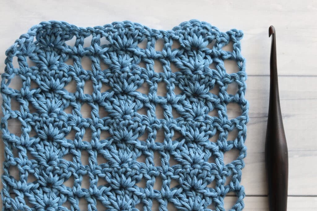 Shell and Lattice Crochet Stitch in blue