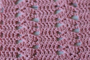close up of the block and offset shell crochet stitch