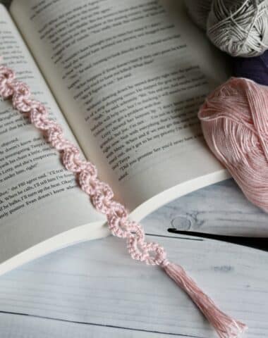 easy lacy crochet bookmark
