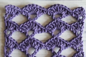 close up of the open shell crochet stitch