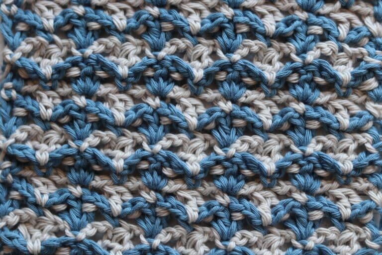 Fleur de Lys Stitch – Two Colours | How to Crochet