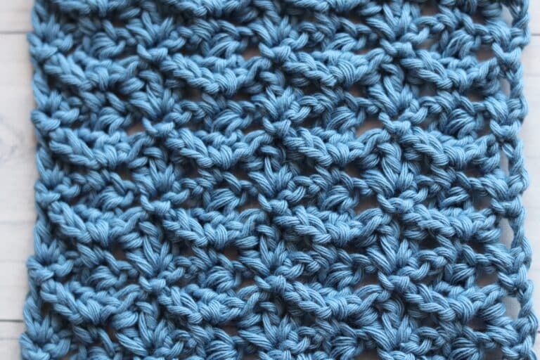 Fleur de Lys Stitch – One Colour | How to crochet
