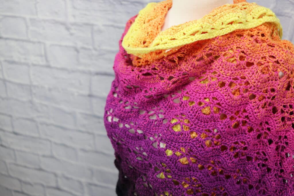 A Close up of the neckline on the Mountains Shawl