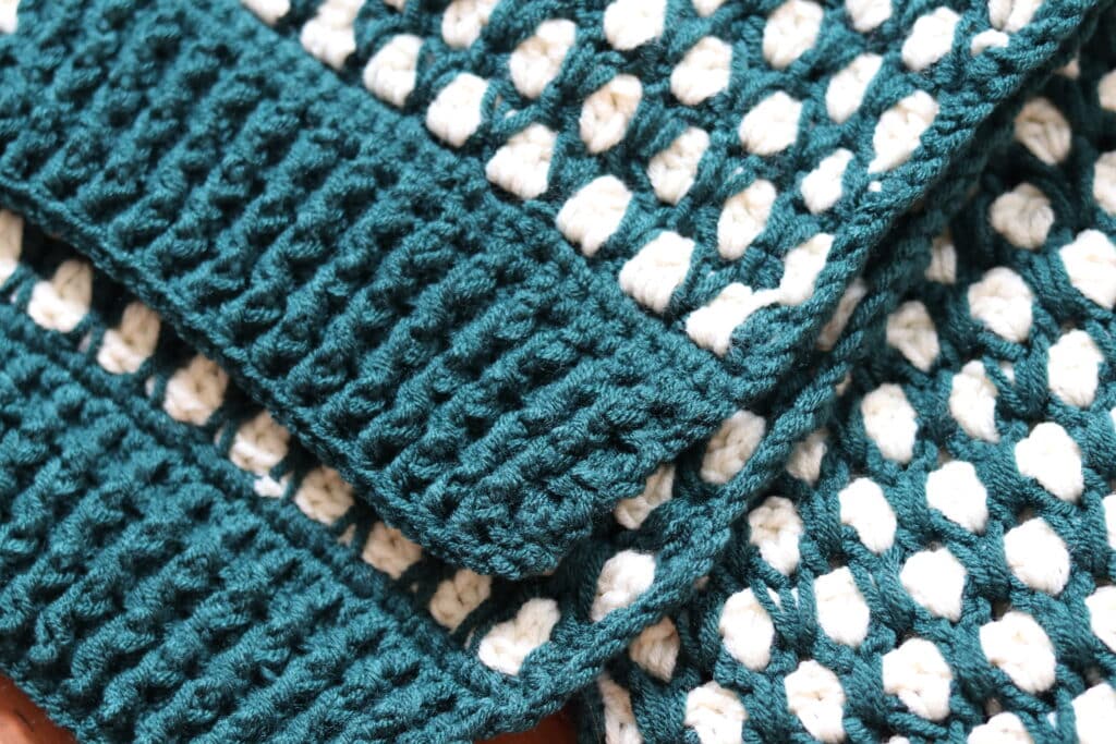 A Close up of the ribbed edging on the Lexington Scarf