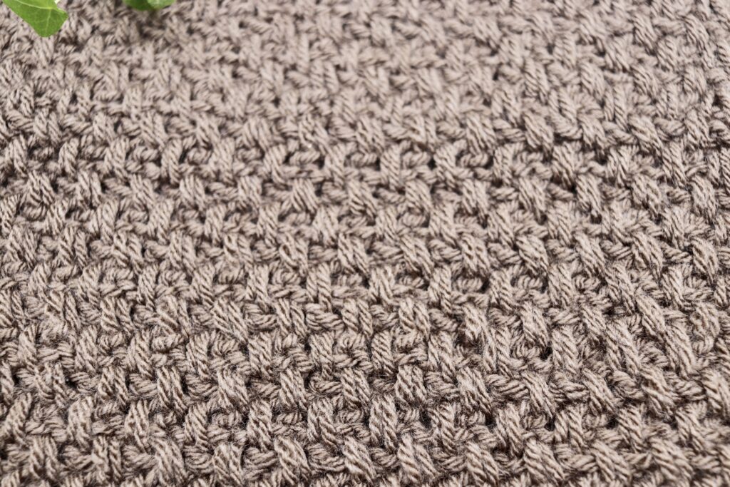 A close up of the extended moss stitch afghan square