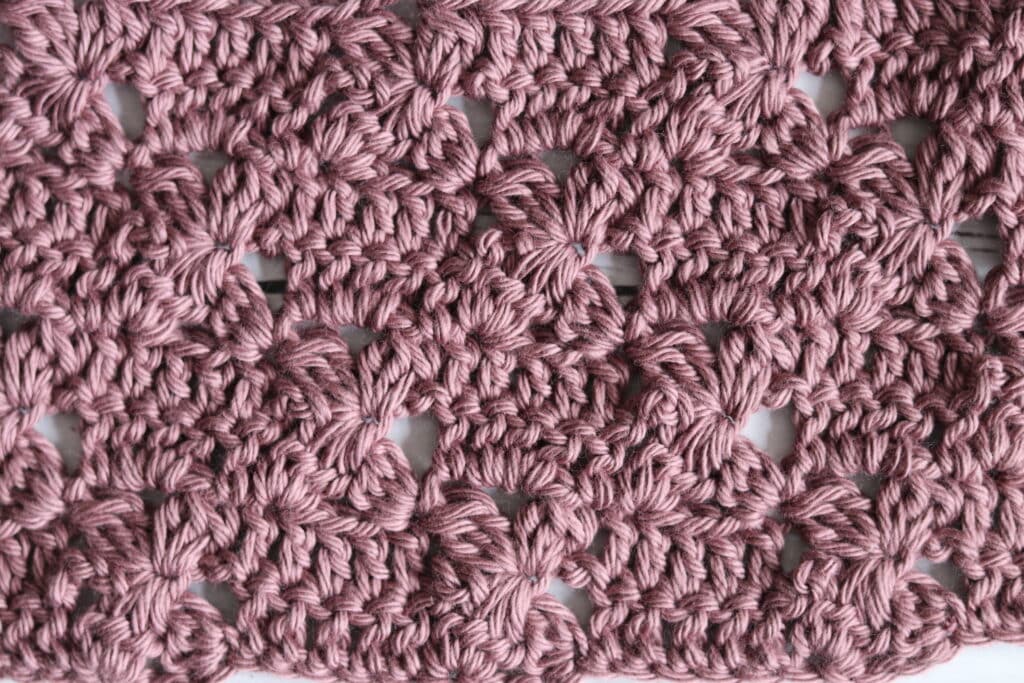 A Crochet stitch featuring staggered flower blossom stitches