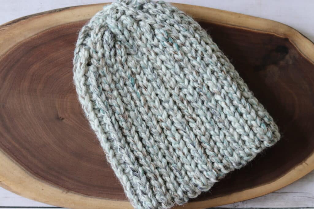 An easy crochet beanie with a classic look