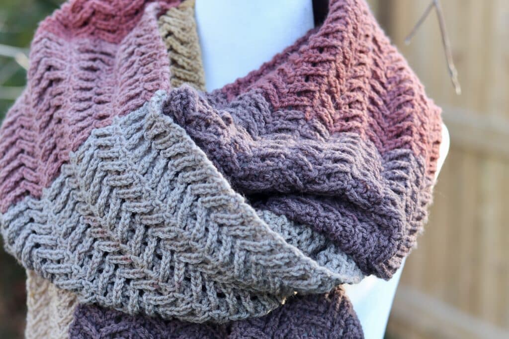 A close up of the texture in the Happy Trails Scarf