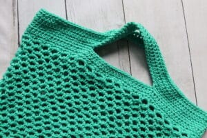 A close up of the handle on the trellis market bag